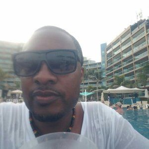 Meet your Posher, Dee